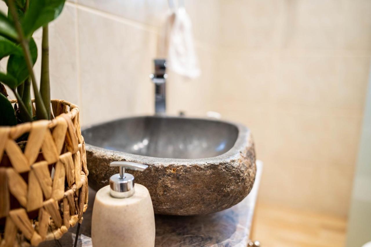 Kosnian City Suites B Ngoại thất bức ảnh