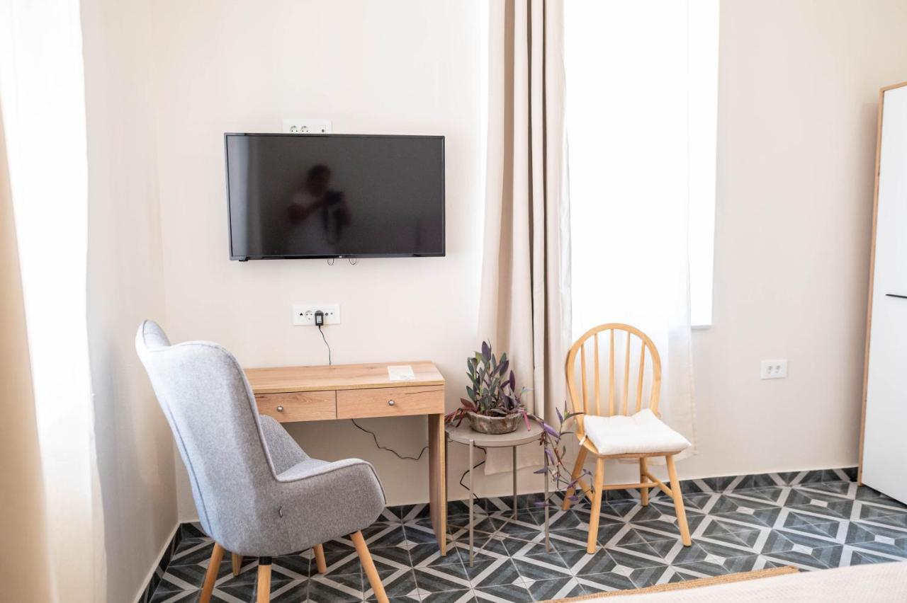 Kosnian City Suites B Ngoại thất bức ảnh