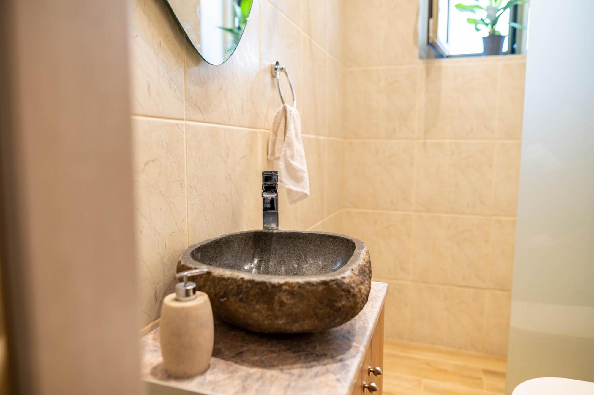 Kosnian City Suites B Ngoại thất bức ảnh